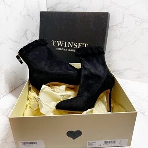 Twinset Suede Booties Black Gold Hardware retail $525 Italian size 6.5